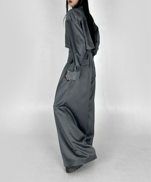 セール】【LVEU.】サテンクロップドシャツ / トップス シャツ サテン