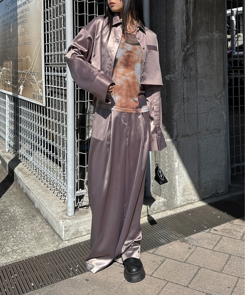 LVEU.(ラブユ.)の「【LVEU.】サテンクロップドシャツ / トップス シャツ サテン クロップド セットアップ 光沢感 モード ブラック グレー グレージュ(シャツ/ブラウス・レディース・グレー/ブラック/グレイッシュベージュ・FREE)」の10枚目の写真