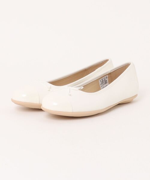 PUMA（プーマ）の「PUMA プーマ W YONGI FLAT RIBBON ヨンギ フラット リボン 394160 ABC-MART限定 *03WARM WHITE（パンプス・レディース・ホワイト・22.5cm/23.0cm/23.5cm/24.0cm/24.5cm/25.0cm/25.5cm）」の2枚目の写真