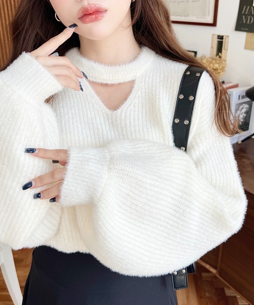 希少★美品★ Nobleカットアウトニットプルオーバーデザイ ン性黒24SS完売 セール】ホルターカットアウトシャギーニットプルオーバー（ニット