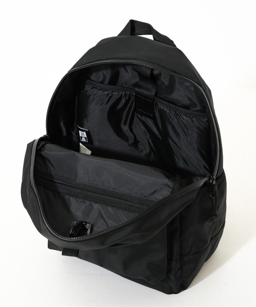 NEW ERA(ニューエラ)の「【NEW ERA/ニューエラ】LIGHT PACK ライトパック(バックパック/リュック・メンズ・サンドベージュ/ブラック/ストーン/ブラック系その他/オリーブ・FREE)」の11枚目の写真