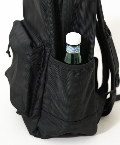 NEW ERA(ニューエラ)の「【NEW ERA/ニューエラ】LIGHT PACK ライトパック(バックパック/リュック・メンズ・サンドベージュ/ブラック/ストーン/ブラック系その他/オリーブ・FREE)」の15枚目の写真