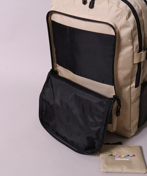 CONVERSE(コンバース)の「(GA)【CONVERSE】10ポケット/30L ポーチ付き マルチシーン バックパック(バックパック/リュック・メンズ・ブラック×ホワイト/ブラック/ピンク/ベージュ・ONE SIZE)」の6枚目の写真