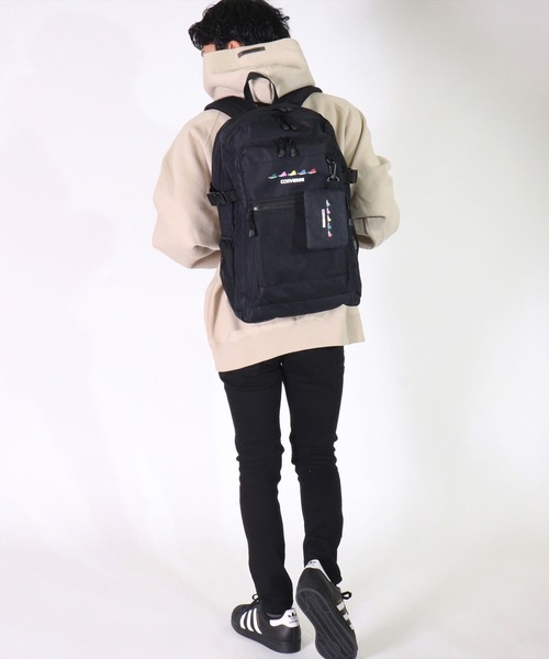CONVERSE(コンバース)の「(GA)【CONVERSE】10ポケット/30L ポーチ付き マルチシーン バックパック(バックパック/リュック・メンズ・ブラック×ホワイト/ブラック/ピンク/ベージュ・ONE SIZE)」の12枚目の写真