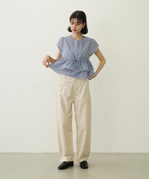 MILKFED.（ミルクフェド）の「FRILL AND LACE BLOUSE（シャツ/ブラウス・レディース・ライトブルー/ブラック/オフホワイト・ONE SIZE）」の7枚目の写真