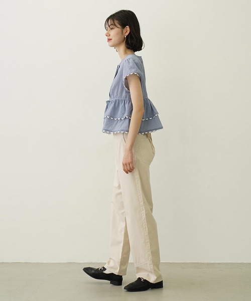 MILKFED.（ミルクフェド）の「FRILL AND LACE BLOUSE（シャツ/ブラウス・レディース・ライトブルー/ブラック/オフホワイト・ONE SIZE）」の9枚目の写真
