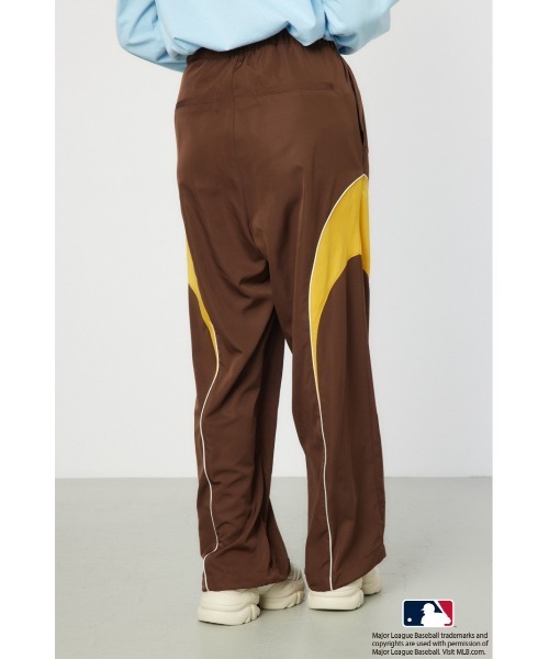 RODEO CROWNS WIDE BOWL（ロデオクラウンズワイドボウル）の「MLBチェンジトラックパンツ（その他パンツ・レディース・ブラウン/ネイビー/グレー・MEDIUM/LARGE）」の15枚目の写真