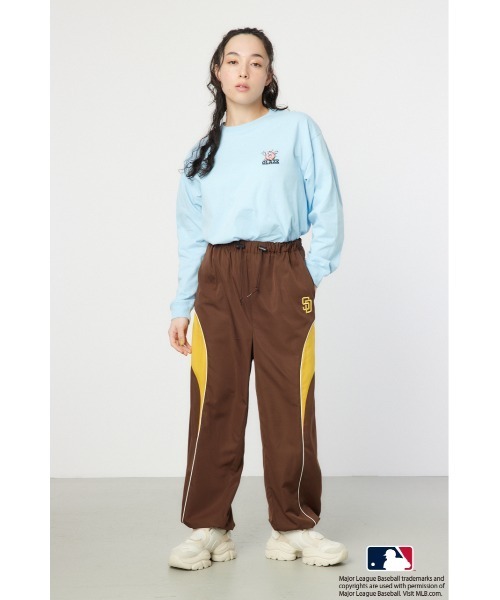 RODEO CROWNS WIDE BOWL（ロデオクラウンズワイドボウル）の「MLBチェンジトラックパンツ（その他パンツ・レディース・ブラウン/ネイビー/グレー・MEDIUM/LARGE）」の18枚目の写真