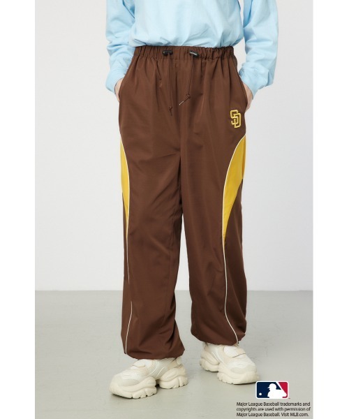 RODEO CROWNS WIDE BOWL（ロデオクラウンズワイドボウル）の「MLBチェンジトラックパンツ（その他パンツ・レディース・ブラウン/ネイビー/グレー・MEDIUM/LARGE）」の19枚目の写真