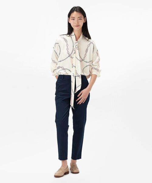 TOMMY HILFIGER(トミーヒルフィガー)の「フルイドビスコースブラウス(シャツ/ブラウス・レディース・マルチ・32inch/34inch)」の3枚目の写真