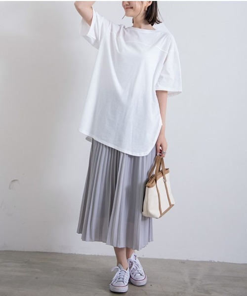 maison de LATIR(メゾンドラティール)の「サイドスリット半袖オーバーサイズTシャツ(Tシャツ/カットソー・レディース・ホワイト/ダークグレー/ブラック/ブルー/ライム/ライトグレー・ONESIZE)」の9枚目の写真