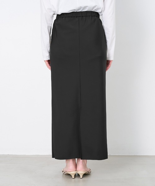 MICA&DEAL（マイカ＆ディール）の「スキューバタイトスカート〈2サイズ展開〉（スカート・レディース・オフホワイト/ブラック・36/38）」の6枚目の写真