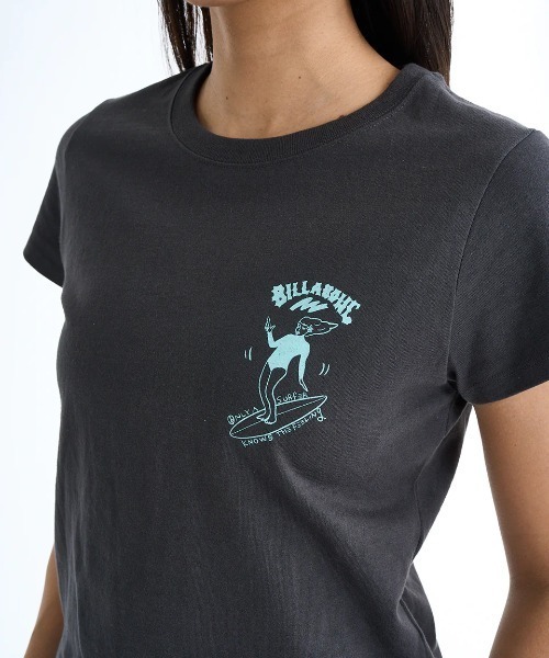 BILLABONG(ビラボン)の「BILLABONG レディース 【BB GALLERY】 SURF GIRL TEE Tシャツ 【2025年春夏モデル】/ビラボンバックプリント半袖Tシャツ(Tシャツ/カットソー・レディース・ライトパープル/ブラック/クリーム・MEDIUM)」の8枚目の写真