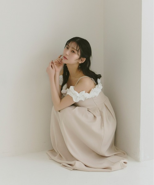 Kanako×Olu.】ショルダーフリルタックワンピース（ドレス）｜Olu