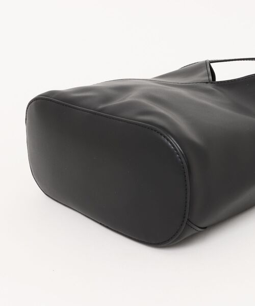 MM6 Maison Margiela（ｴﾑｴﾑｼｯｸｽ ﾒｿﾞﾝ ﾏﾙｼﾞｪﾗ）の「MM6 Japanese Crossbody Bag（ショルダーバッグ・レディース・ブラック・FREE）」の4枚目の写真