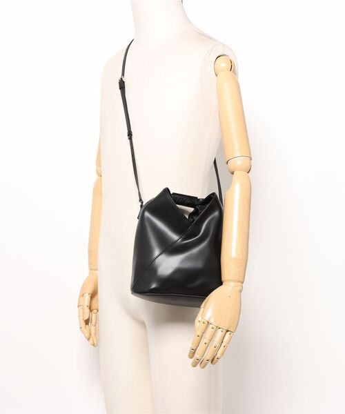 MM6 Maison Margiela（ｴﾑｴﾑｼｯｸｽ ﾒｿﾞﾝ ﾏﾙｼﾞｪﾗ）の「MM6 Japanese Crossbody Bag（ショルダーバッグ・レディース・ブラック・FREE）」の2枚目の写真