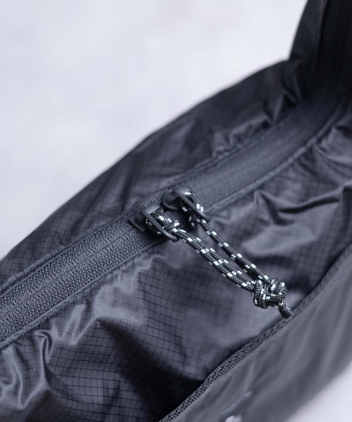 WILD THINGS（ワイルドシングス）の「『WILD THINGS』CORDURA SIL 2WAY SHOULDER（ショルダーバッグ・メンズ・ブラック・FREE）」の3枚目の写真