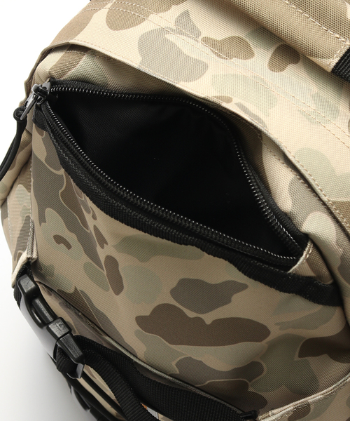 JOINT WORKS(ジョイントワークス)の「Carhartt / カーハートダブルアイピー KICKFLIP BACKPACK(ショルダーバッグ・メンズ・ベージュ/ブラック・FREE)」の7枚目の写真