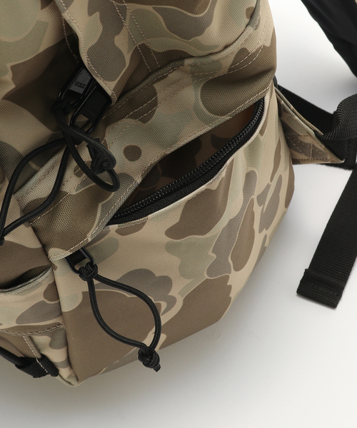 JOINT WORKS(ジョイントワークス)の「Carhartt / カーハートダブルアイピー KICKFLIP BACKPACK(ショルダーバッグ・メンズ・ベージュ/ブラック・FREE)」の8枚目の写真