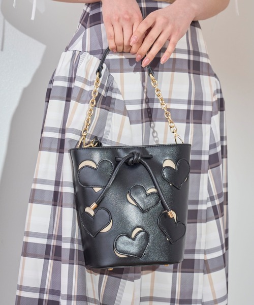 31 Sons de mode（トランテアン　ソン　ドゥ　モード）の「ハートモチーフバケツバッグ（ハンドバッグ・レディース・グリーン/クリーム/ブラック・フリー）」の2枚目の写真