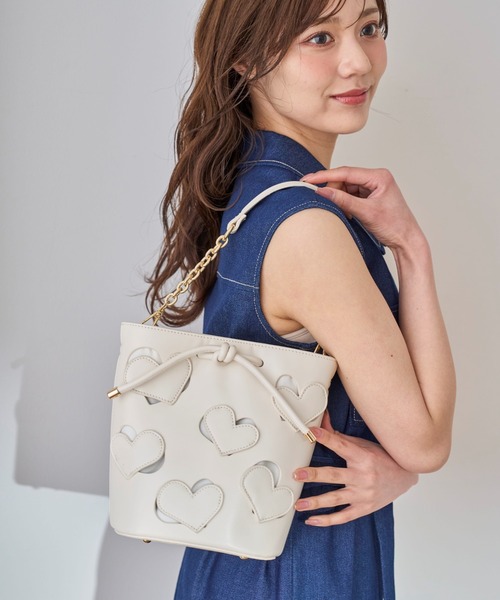 31 Sons de mode（トランテアン　ソン　ドゥ　モード）の「ハートモチーフバケツバッグ（ハンドバッグ・レディース・グリーン/クリーム/ブラック・フリー）」の15枚目の写真