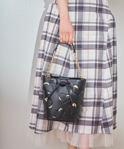 31 Sons de mode（トランテアン　ソン　ドゥ　モード）の「ハートモチーフバケツバッグ（ハンドバッグ・レディース・グリーン/クリーム/ブラック・フリー）」の12枚目の写真