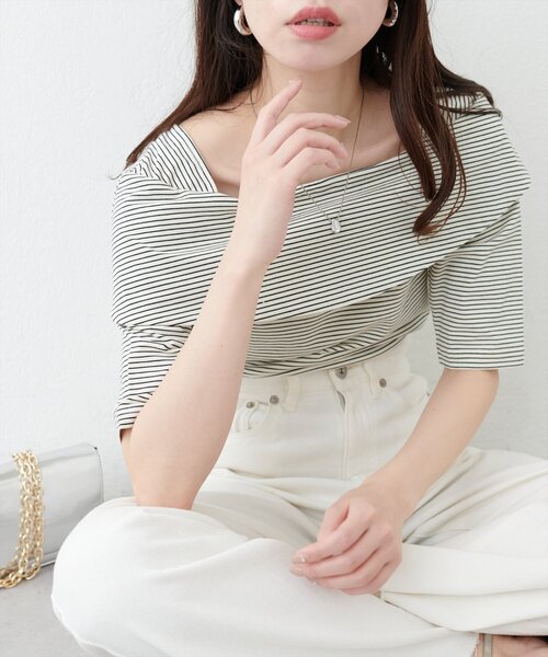 natural couture(ナチュラルクチュール)の「オフショルデザインカットソーTOPS(Tシャツ/カットソー・レディース・ネイビー/ミント/その他1/その他2/その他3/オフホワイト・FREE)」の4枚目の写真