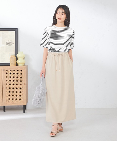 a.v.v(アーヴェヴェ)の「【接触冷感/UVカット/コットン100%/10色展開】ロールアップハーフスリーブTシャツ(Tシャツ/カットソー・レディース・アイボリー/ブラック/クリーム/ブルー/レッド/グリーン/ホワイト/オレンジ/マスタード/モカ・34/36/40/42/38)」の13枚目の写真