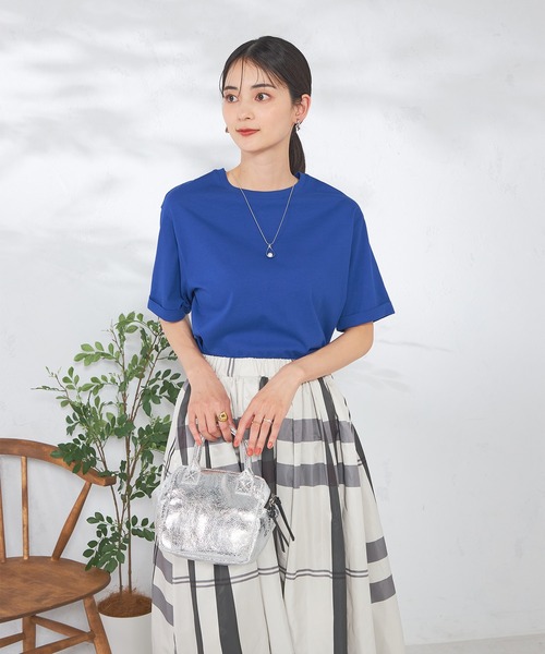 a.v.v(アーヴェヴェ)の「【接触冷感/UVカット/コットン100%/10色展開】ロールアップハーフスリーブTシャツ(Tシャツ/カットソー・レディース・アイボリー/ブラック/クリーム/ブルー/レッド/グリーン/ホワイト/オレンジ/マスタード/モカ・34/36/40/42/38)」の18枚目の写真