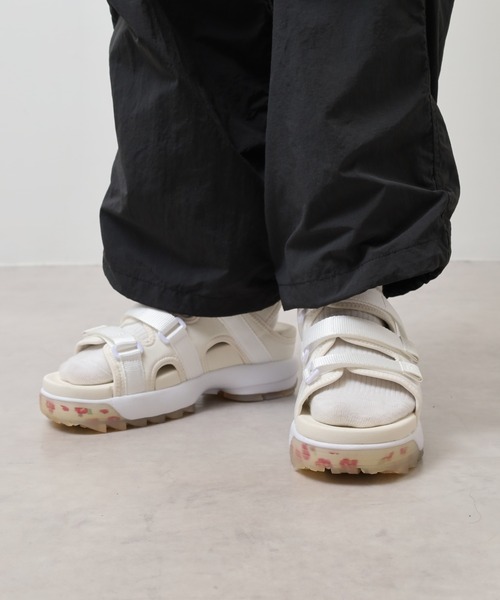 FILA(フィラ)の「FILA DISRUPTOR SD PUFFY U-CITY ディスラプター SD パフィー 厚底 スポーツサンダル(サンダル・レディース・オフホワイト・S/XL/M/L/2XL)」の2枚目の写真