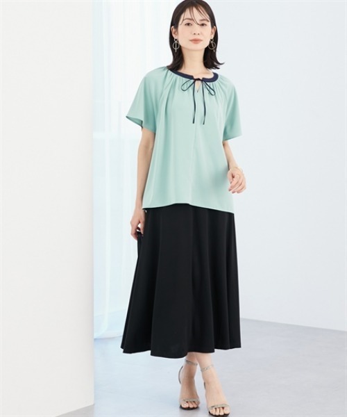7days Life Styling（セブンデイズライフスタイリング）の「【UVカット/速乾】ストレッチパウダーサテン配色リボン半袖ブラウス（シャツ/ブラウス・レディース・グリーン/ネイビー/オフホワイト/グレイッシュベージュ・S/M/L/LL/3L）」の14枚目の写真