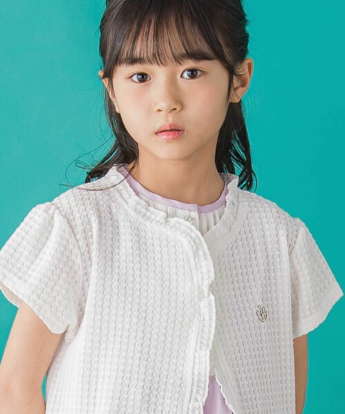 BeBe Petits Pois Vert(ベベプチポワヴェール)の「【店舗限定】格子編みカットソーフリル半袖ボレロ(95~150cm)(カーディガン/ボレロ・キッズ・ホワイト/ブラック・110cm/120cm/130cm/100cm/150cm/140cm)」の5枚目の写真