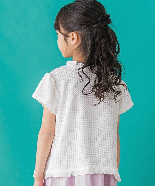 BeBe Petits Pois Vert(ベベプチポワヴェール)の「【店舗限定】格子編みカットソーフリル半袖ボレロ(95~150cm)(カーディガン/ボレロ・キッズ・ホワイト/ブラック・110cm/120cm/130cm/100cm/150cm/140cm)」の6枚目の写真