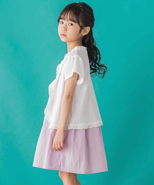 BeBe Petits Pois Vert(ベベプチポワヴェール)の「【店舗限定】格子編みカットソーフリル半袖ボレロ(95~150cm)(カーディガン/ボレロ・キッズ・ホワイト/ブラック・110cm/120cm/130cm/100cm/150cm/140cm)」の7枚目の写真