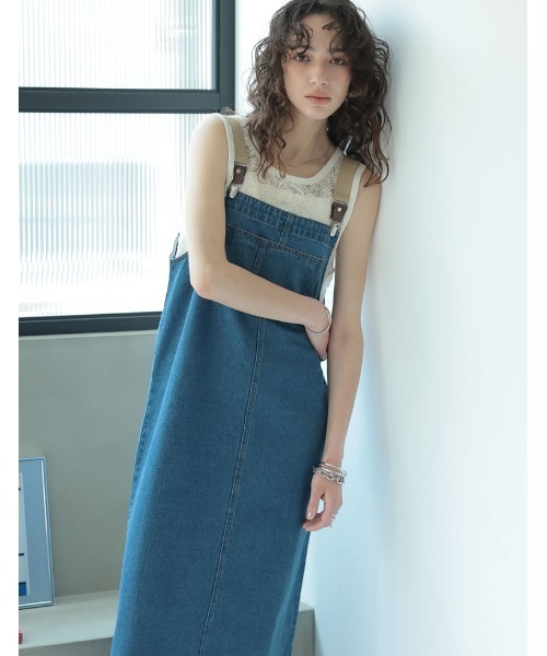 Re:EDIT（リエディ）の「[2025 SUMMER COLLECTION][低身長サイズ有]サスペンダーベルト付きデニムジャンパースカート（ジャンパースカート・レディース・ネイビー/ブルー・SHORT/MEDIUM/LARGE）」の4枚目の写真