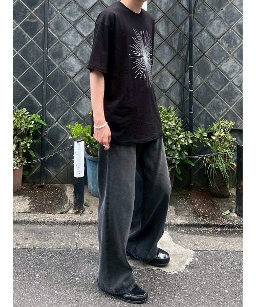 Chikashitsu +（チカシツプラス）の「【Chikashitsu +】edy crystalhalf sleeve t-shirt / 【チカシツプラス】ロゴ半袖Ｔシャツ（Tシャツ/カットソー・メンズ・ホワイト/ブラック・ONE SIZE）」の9枚目の写真