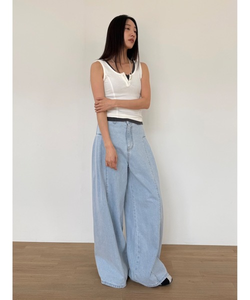 Didot.showroom（ディドット ショールーム）の「サイドタックワイドデニムパンツ（デニムパンツ・レディース・ホワイト/ライトブルー・S/M/L）」の9枚目の写真