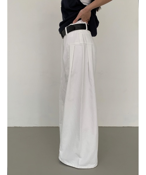 Didot.showroom（ディドット ショールーム）の「サイドタックワイドデニムパンツ（デニムパンツ・レディース・ホワイト/ライトブルー・S/M/L）」の19枚目の写真
