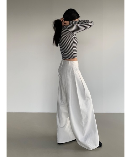 Didot.showroom（ディドット ショールーム）の「サイドタックワイドデニムパンツ（デニムパンツ・レディース・ホワイト/ライトブルー・S/M/L）」の22枚目の写真