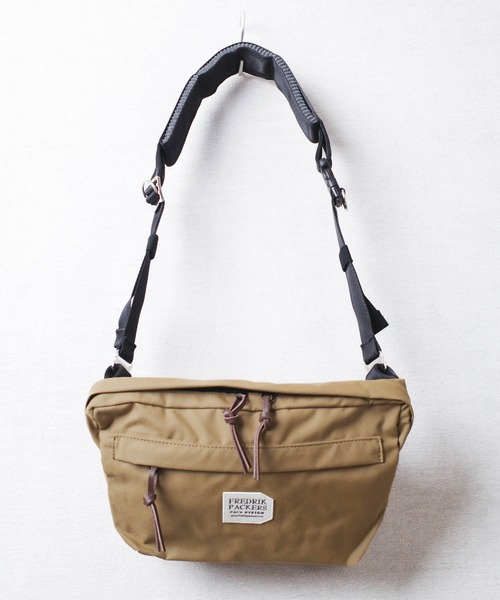FREDRIK PACKERS(フレドリックパッカーズ)の「【FREDRIK PACKERS】500D FUNNY PACK 500デニール ファニー パック メッセンジャーバッグ(ショルダーバッグ・レディース・ブラック/ダークベージュ・FREE)」の21枚目の写真