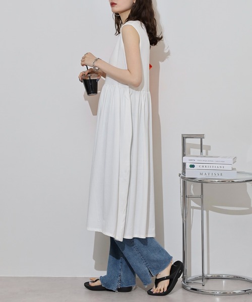 atONE（アットワン）の「ノースリーブカットワンピース（ワンピース・レディース・オフホワイト/ブラック・M/L/4L/LL/3L）」の5枚目の写真