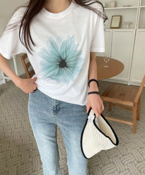 SUGAR BISKET(シュガービスケット)の「ビッグフラワープリントTシャツ(Tシャツ/カットソー・レディース・ピンク/ブルー/ミント・フリー)」の1枚目の写真