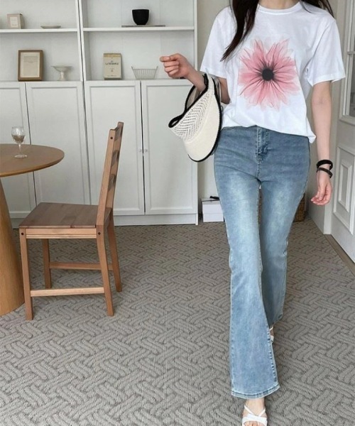 SUGAR BISKET(シュガービスケット)の「ビッグフラワープリントTシャツ(Tシャツ/カットソー・レディース・ピンク/ブルー/ミント・フリー)」の9枚目の写真