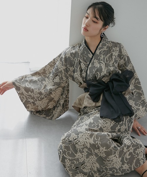 Callarus(カラルス)の「【浴衣】カットジャカードデザインワンピース浴衣3点セット(ワンピース浴衣+帯+帯ベルト)〔Callarus〕(浴衣・レディース・ベージュ系/グレー系・FREE)」の5枚目の写真