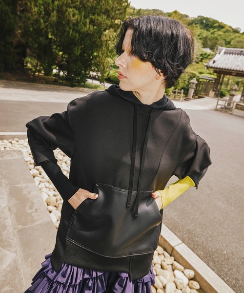 OMMO（オーエムエムオー）の「SQUARE SLEEVE BIG POCKET TOP（スウェット・レディース・ブラック/グレー・F）」の11枚目の写真