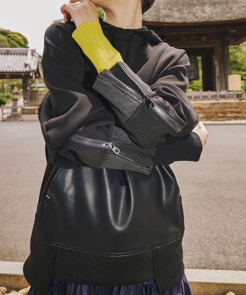 OMMO（オーエムエムオー）の「SQUARE SLEEVE BIG POCKET TOP（スウェット・レディース・ブラック/グレー・F）」の12枚目の写真