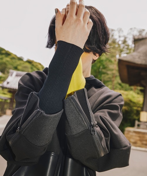OMMO（オーエムエムオー）の「SQUARE SLEEVE BIG POCKET TOP（スウェット・レディース・ブラック/グレー・F）」の13枚目の写真