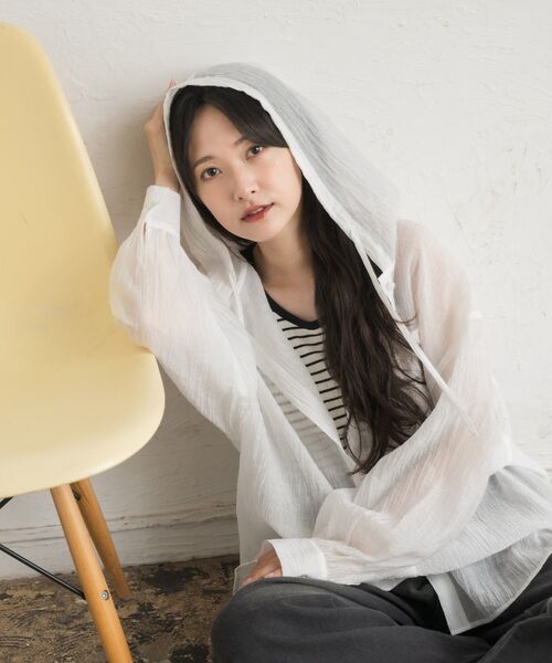 RETRO GIRL（レトロガール）の「シアーフーディーシャツ（シャツ/ブラウス・レディース・グレー系その他2/ブラック/ナチュラル/ブラウン系その他2・FREE）」の5枚目の写真