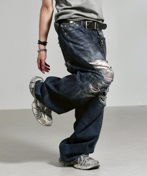 Chikashitsu +(チカシツプラス)の「【Chikashitsu +】oiled wash destroy denim pants / 【チカシツプラス】オイルドウォッシュデストロイデニムパンツ(デニムパンツ・メンズ・ブルー・M/S/L)」の9枚目の写真