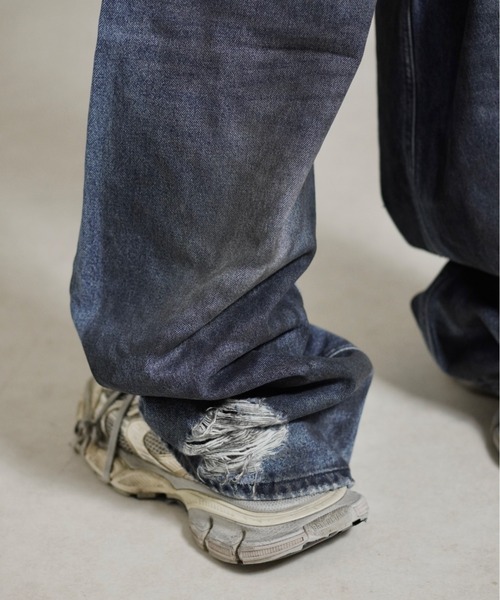 Chikashitsu +(チカシツプラス)の「【Chikashitsu +】oiled wash destroy denim pants / 【チカシツプラス】オイルドウォッシュデストロイデニムパンツ(デニムパンツ・メンズ・ブルー・M/S/L)」の7枚目の写真